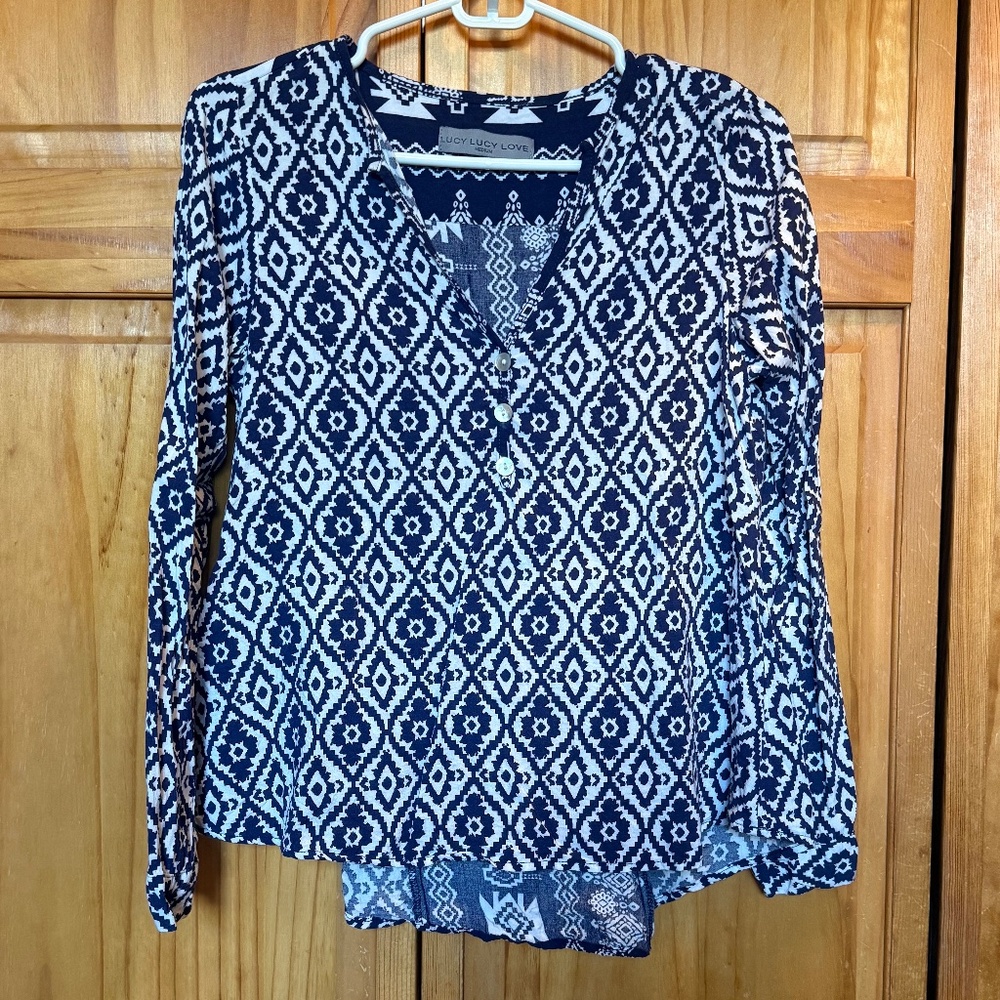 Lucy Lucy Love Medium Shirt Bohemian Style with Buttons Blue and White Pattern
